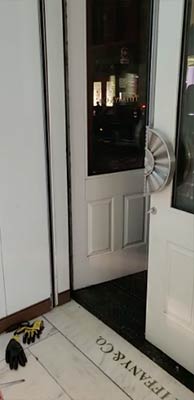 door repair,doos NYC,commercial door repair,commercial doors NYC,commercial door service NYC,entrance door repair,